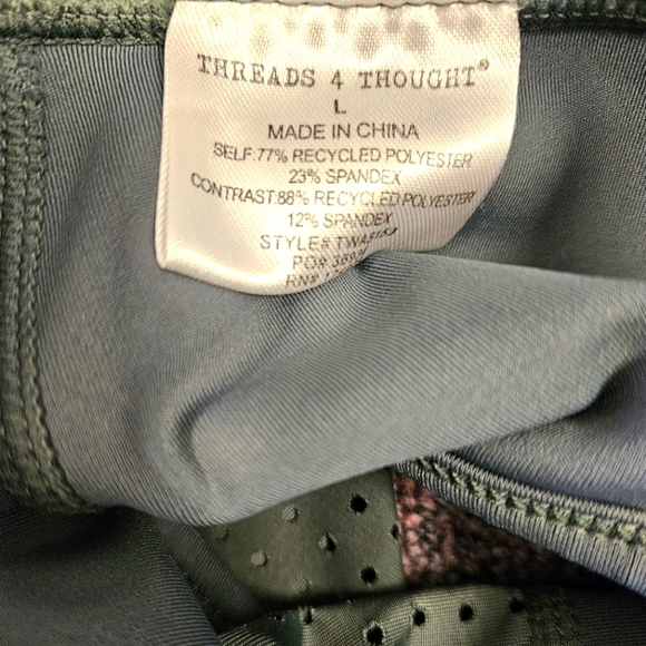 Threads 4 Thought ReActive Green Sports Bra Cutout - Picture 5 of 6